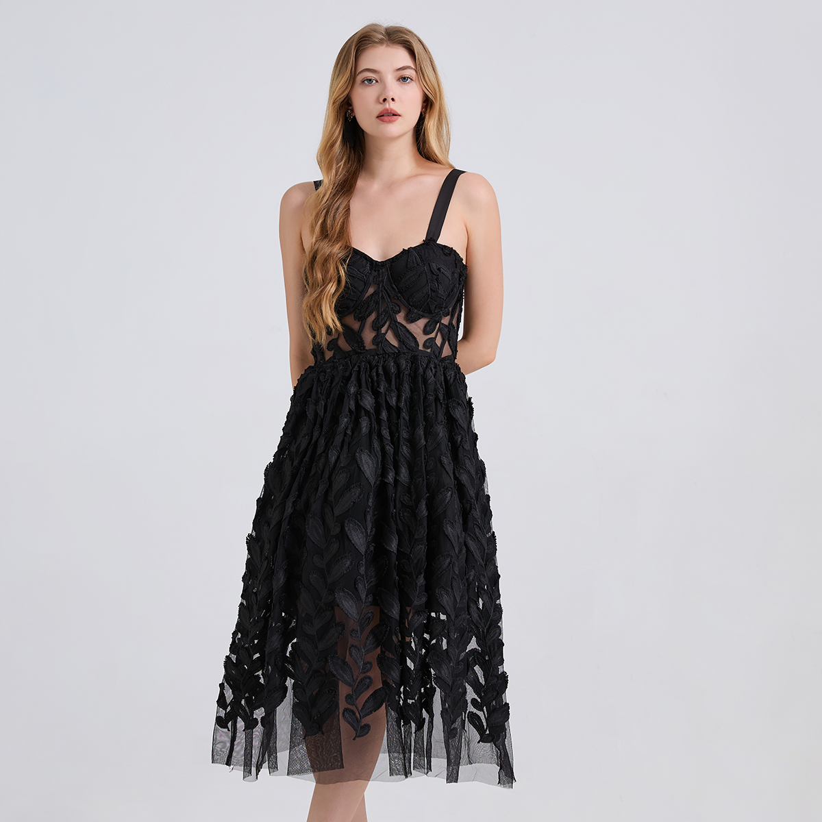3-color heavy industry embroidery lace mesh slim fit fishbone steel ring sling strapless large swing multi-layer dress 3-color heavy industry embroidery lace mesh slim fit fishbone steel ring sling strapless large swing multi-layer dress