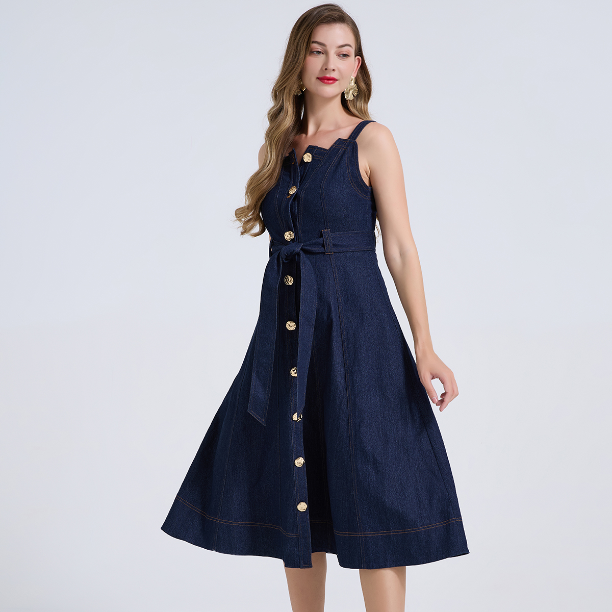 Real time shooting of fashionable denim slim fit high waist strap dress, metal buckle vest dress Real time shooting of fashionable denim slim fit high waist strap dress, metal buckle vest dress