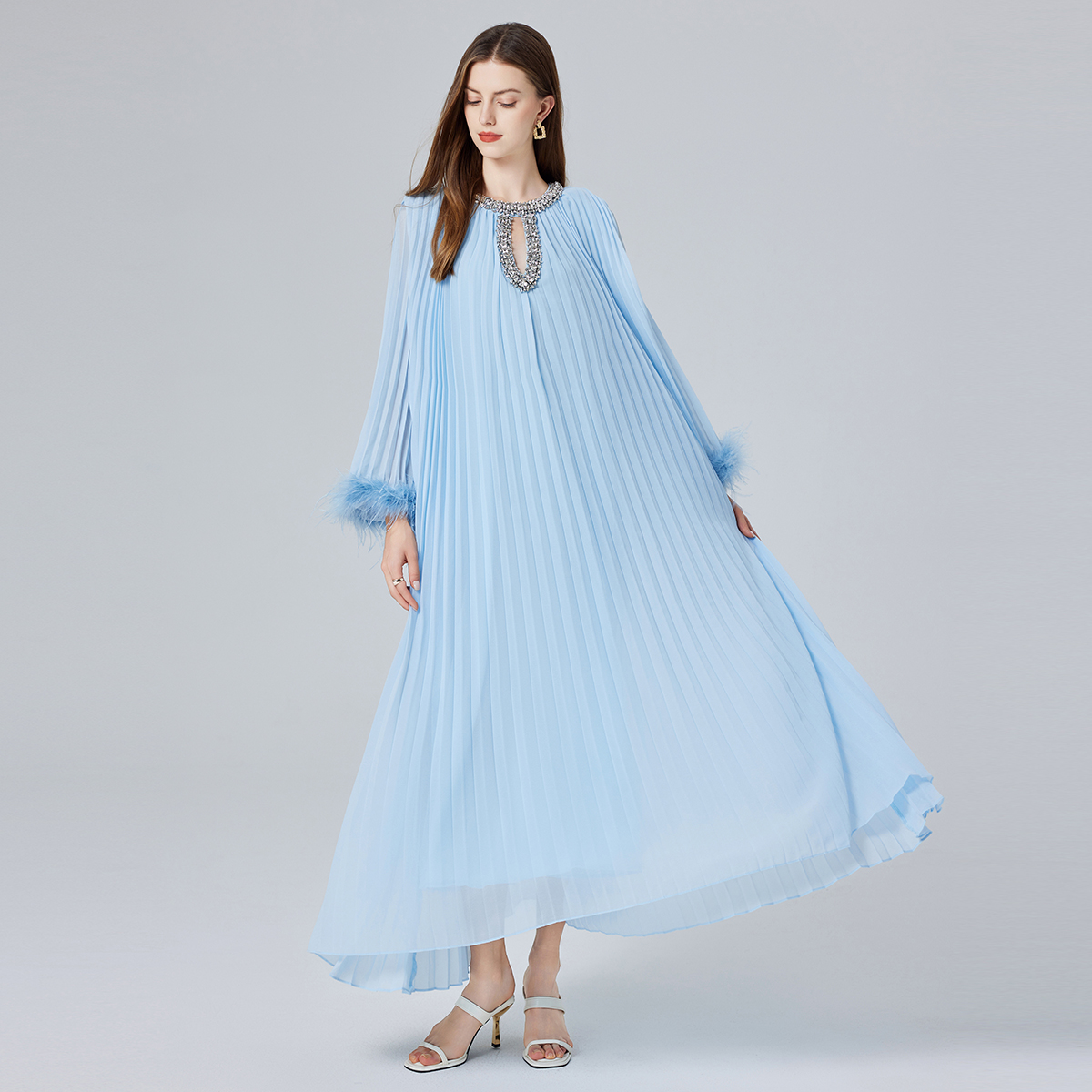 Real shooting of 6-color heavy-duty handmade nail bead ostrich real fur 6-meter swing folding dress with straps and long skirt Real shooting of 6-color heavy-duty handmade nail bead ostrich real fur 6-meter swing folding dress with straps and long skirt
