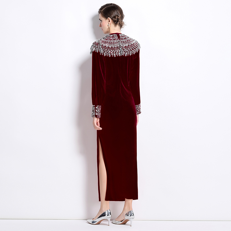 2025 autumn and winter plus size women's clothing new product temperament velvet western-style goddess style French dress 2025 autumn and winter plus size women's clothing new product temperament velvet western-style goddess style French dress