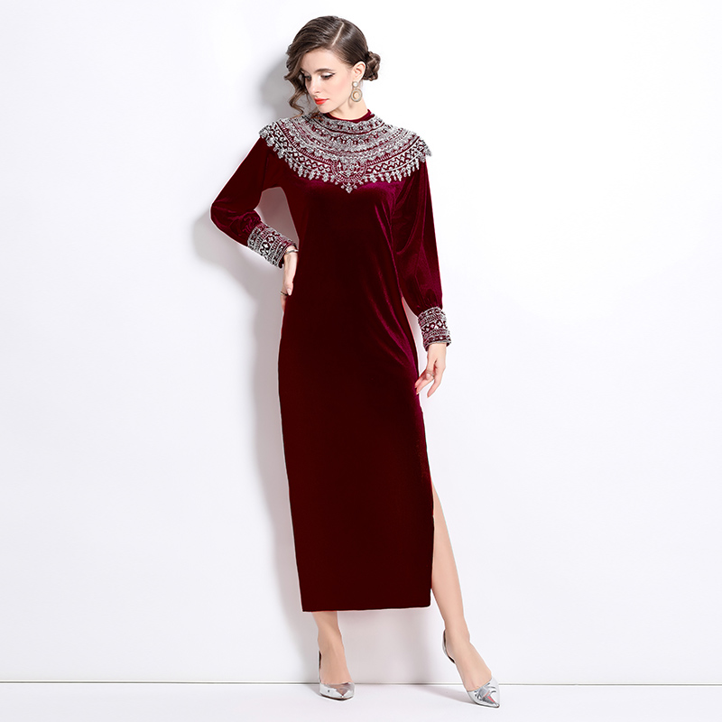 2025 autumn and winter plus size women's clothing new product temperament velvet western-style goddess style French dress 2025 autumn and winter plus size women's clothing new product temperament velvet western-style goddess style French dress
