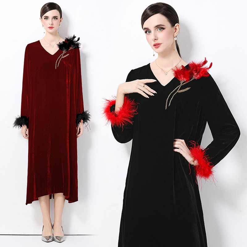 Retro V-neck light luxury high-end banquet dress with temperament, shoulder feather three-dimensional flower decoration dress