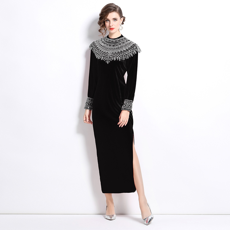 2025 autumn and winter plus size women's clothing new product temperament velvet western-style goddess style French dress 2025 autumn and winter plus size women's clothing new product temperament velvet western-style goddess style French dress
