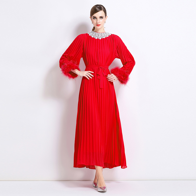 Fashionable Heavy Industry Ostrich Feather Inlaid Diamond Collar Crimson Temperament Dress Fashionable Heavy Industry Ostrich Feather Inlaid Diamond Collar Crimson Temperament Dress
