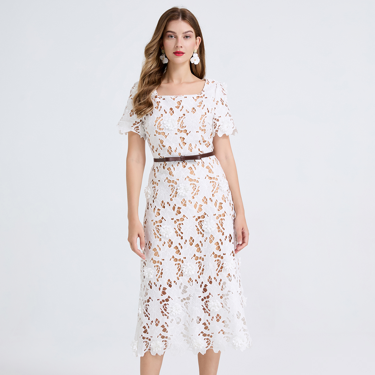 Real time shooting of heavy-duty three-dimensional flower bud water-soluble lace hollow square neck short sleeved dress, slim fit skirt Real time shooting of heavy-duty three-dimensional flower bud water-soluble lace hollow square neck short sleeved dress, slim fit skirt