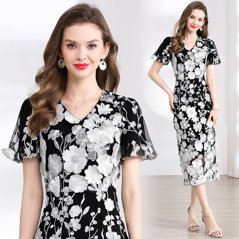 Real shot 774 # Heavy Industry Embroidery 3D Stickers Summer Elegant Bubble Sleeve Dress V-neck Split Dress