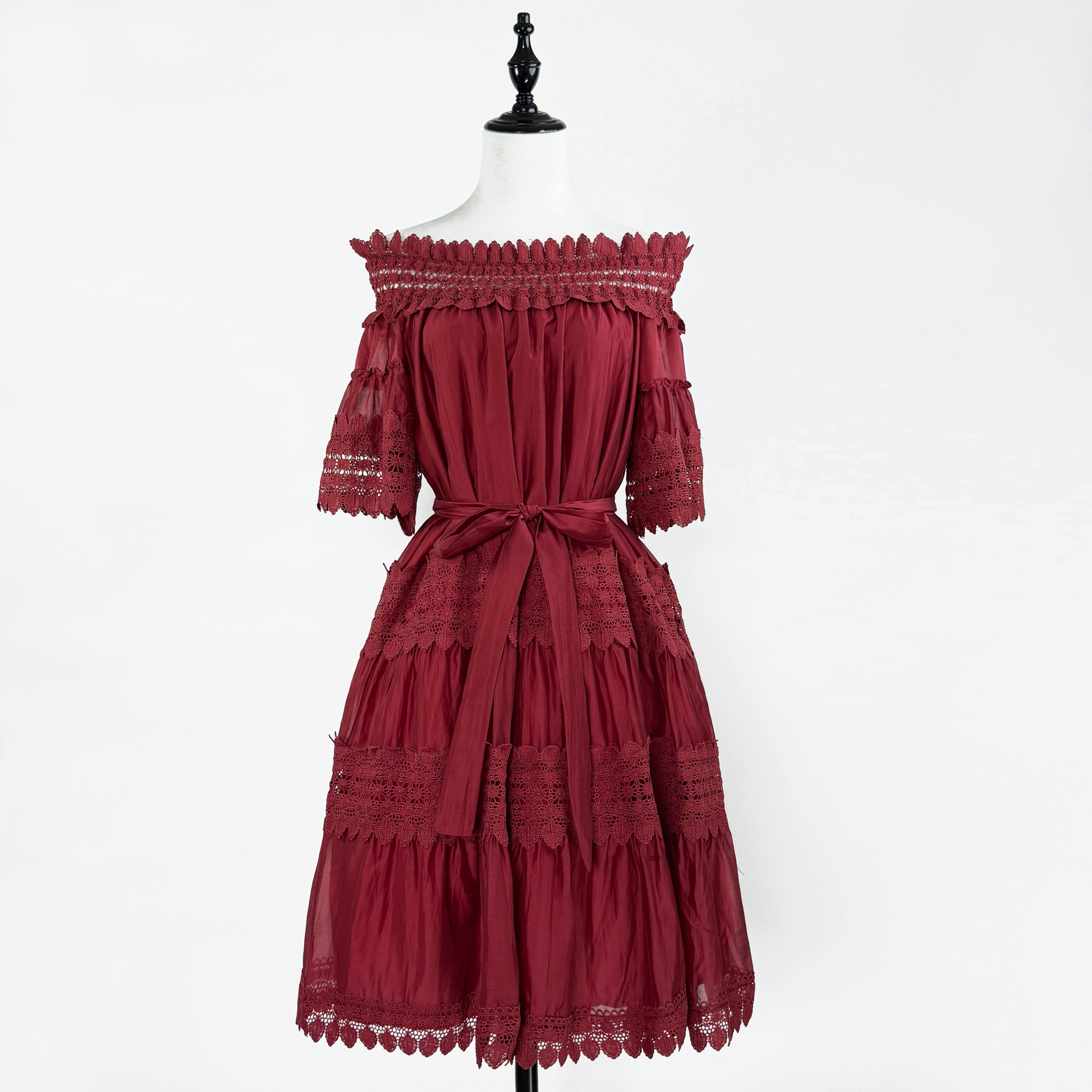 French court style embroidered hollow short sleeved one shoulder large swing skirt with waist cinching and tie up khaki A-line skirt short skirt French court style embroidered hollow short sleeved one shoulder large swing skirt with waist cinching and tie up khaki A-line skirt short skirt