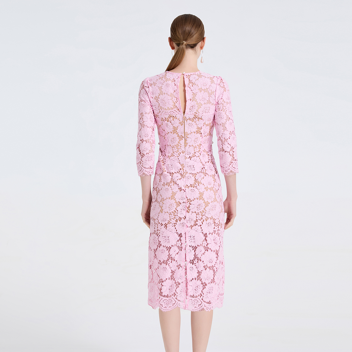 New lace three-dimensional chest cushion fishbone diamond embellished dress with round neck, mid sleeves, slim fit and hip hugging skirt New lace three-dimensional chest cushion fishbone diamond embellished dress with round neck, mid sleeves, slim fit and hip hugging skirt
