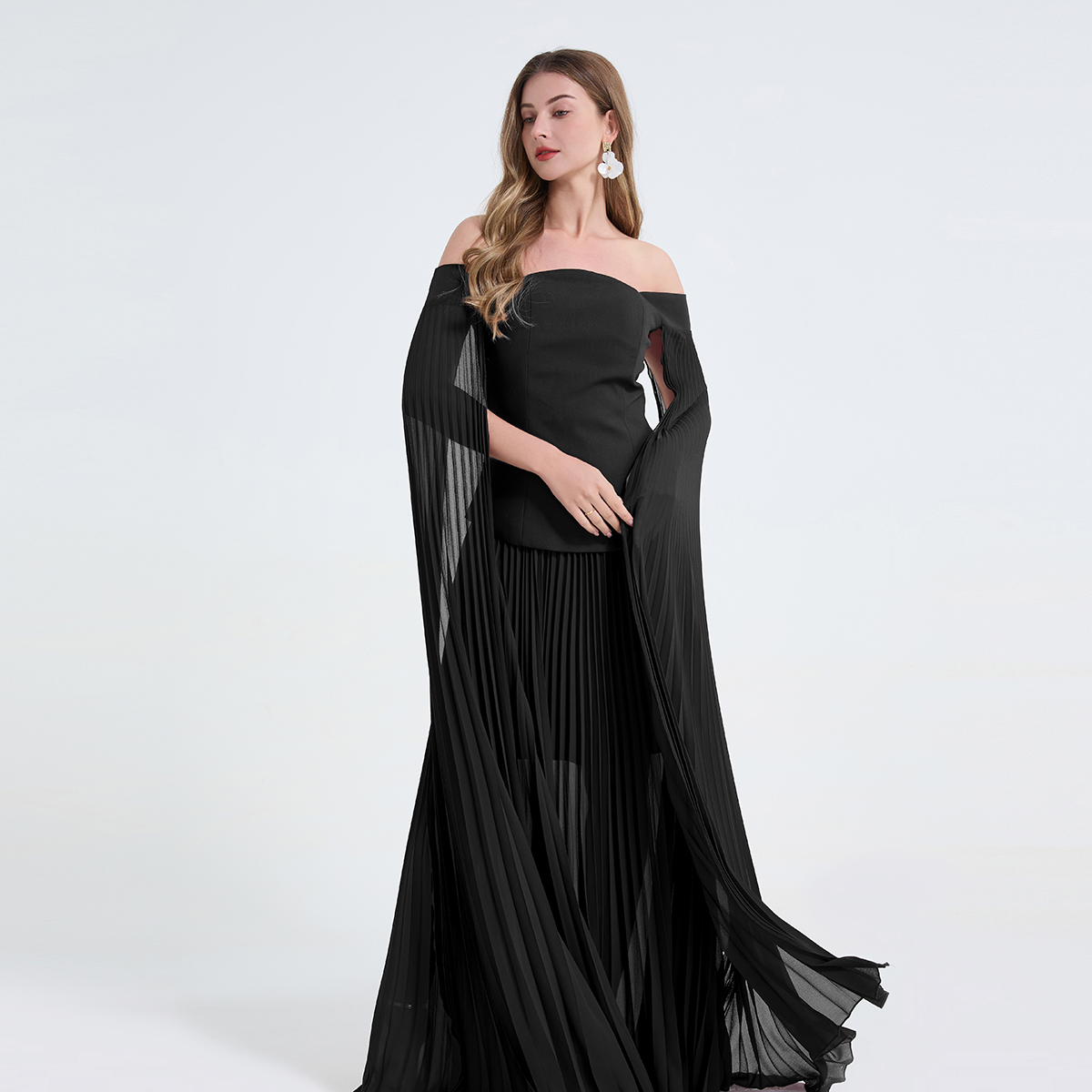 Real shot elegant temperament, flowing one shoulder strapless top+high waisted folded skirt, fashionable two-piece set Real shot elegant temperament, flowing one shoulder strapless top+high waisted folded skirt, fashionable two-piece set
