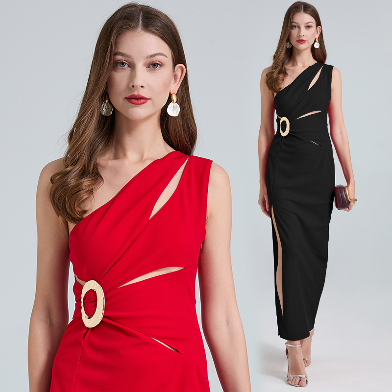 Real shot of European and American sexy style slanted shoulder hollow metal waist buckle slim fit dress, banquet dress skirt