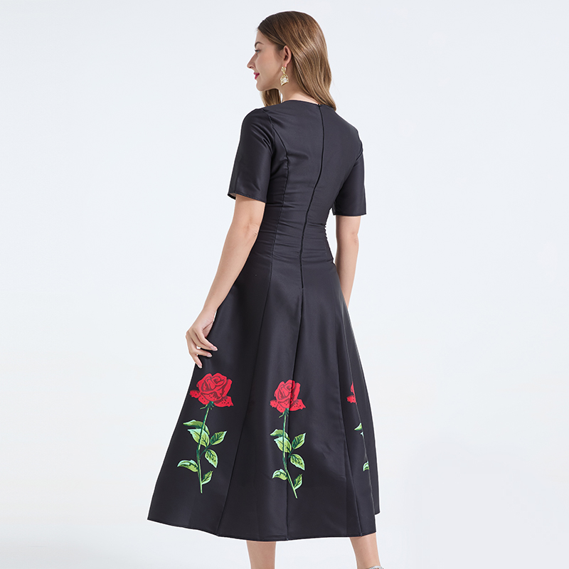 Realistic shooting of European and American style round neck rose print short sleeved slim fit dress with waist cinching dress Realistic shooting of European and American style round neck rose print short sleeved slim fit dress with waist cinching dress