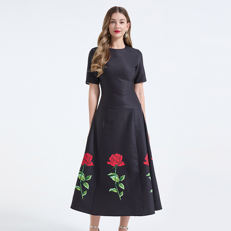 Realistic shooting of European and American style round neck rose print short sleeved slim fit dress with waist cinching dress Realistic shooting of European and American style round neck rose print short sleeved slim fit dress with waist cinching dress