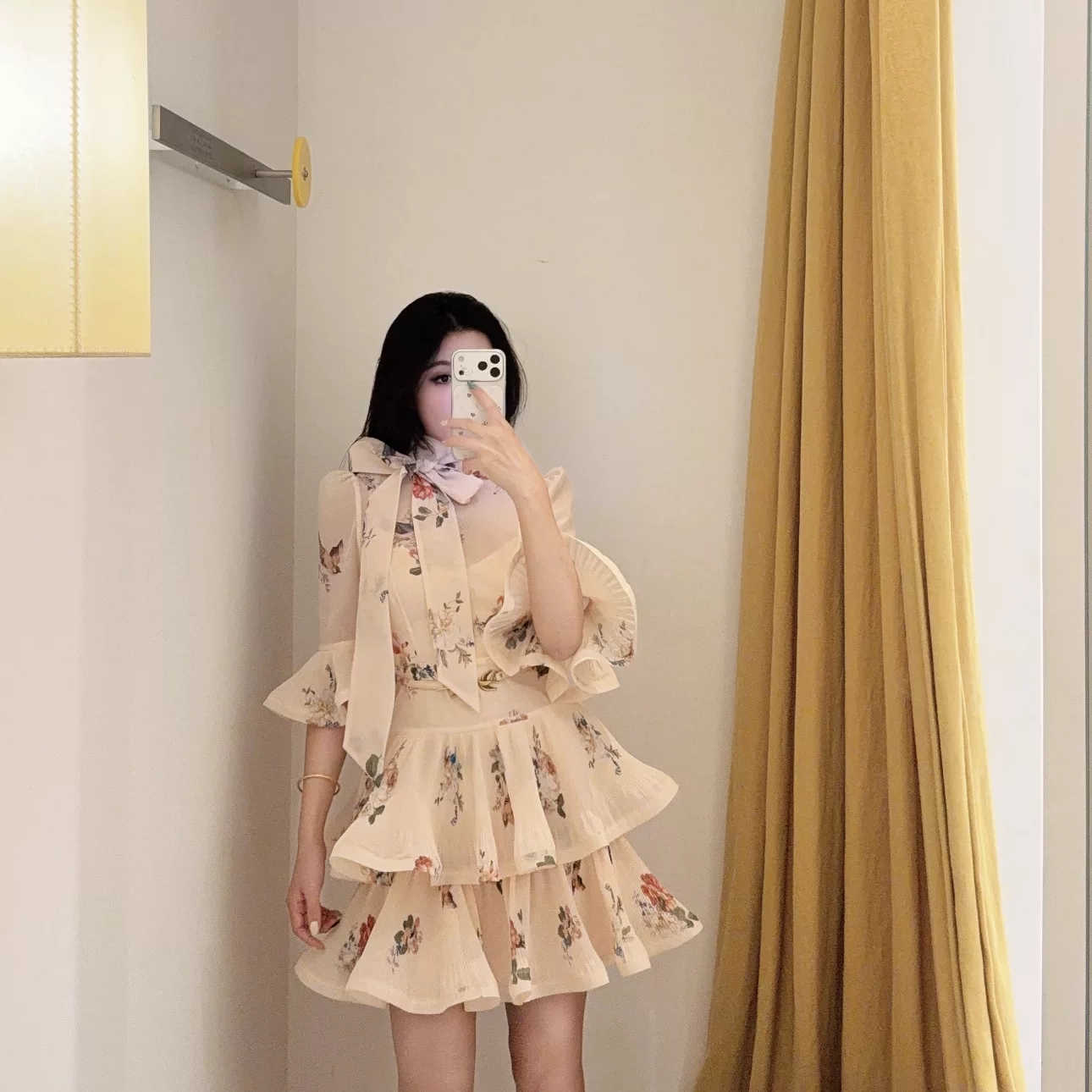 Australian light luxury 2026 autumn ready to wear new cream colored floral and bird print pleated short dress cake skirt Australian light luxury 2026 autumn ready to wear new cream colored floral and bird print pleated short dress cake skirt