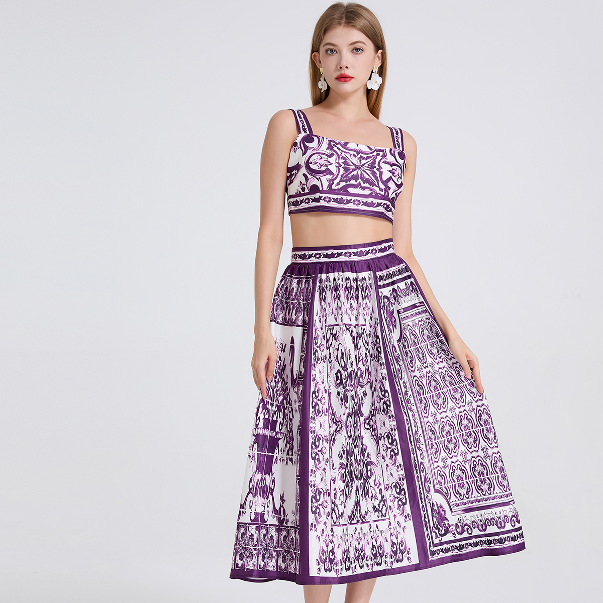 Realistic shooting of European and American style blue and white porcelain printed camisole vest+high waisted skirt two-piece set Realistic shooting of European and American style blue and white porcelain printed camisole vest+high waisted skirt two-piece set
