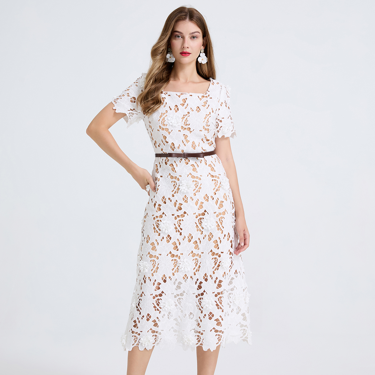 Real time shooting of heavy-duty three-dimensional flower bud water-soluble lace hollow square neck short sleeved dress, slim fit skirt Real time shooting of heavy-duty three-dimensional flower bud water-soluble lace hollow square neck short sleeved dress, slim fit skirt