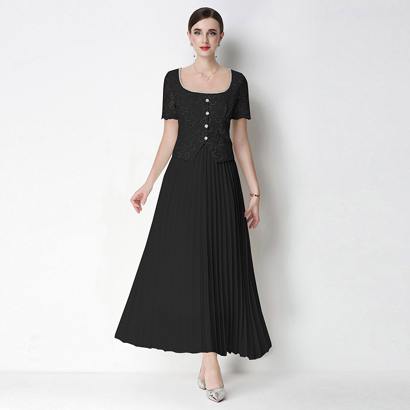 Embroidered heavy industry nail bead square neck versatile top with pleated skirt, fairy like floating skirt Embroidered heavy industry nail bead square neck versatile top with pleated skirt, fairy like floating skirt