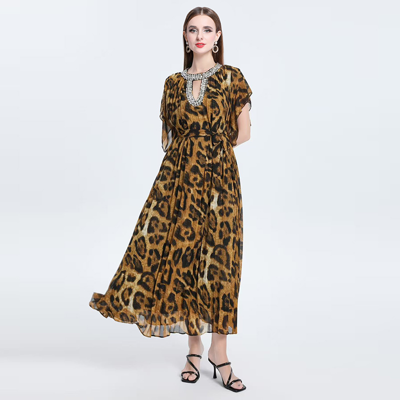 2025 European and American style heavy industry collar diamond inlaid leopard print dress 2025 European and American style heavy industry collar diamond inlaid leopard print dress