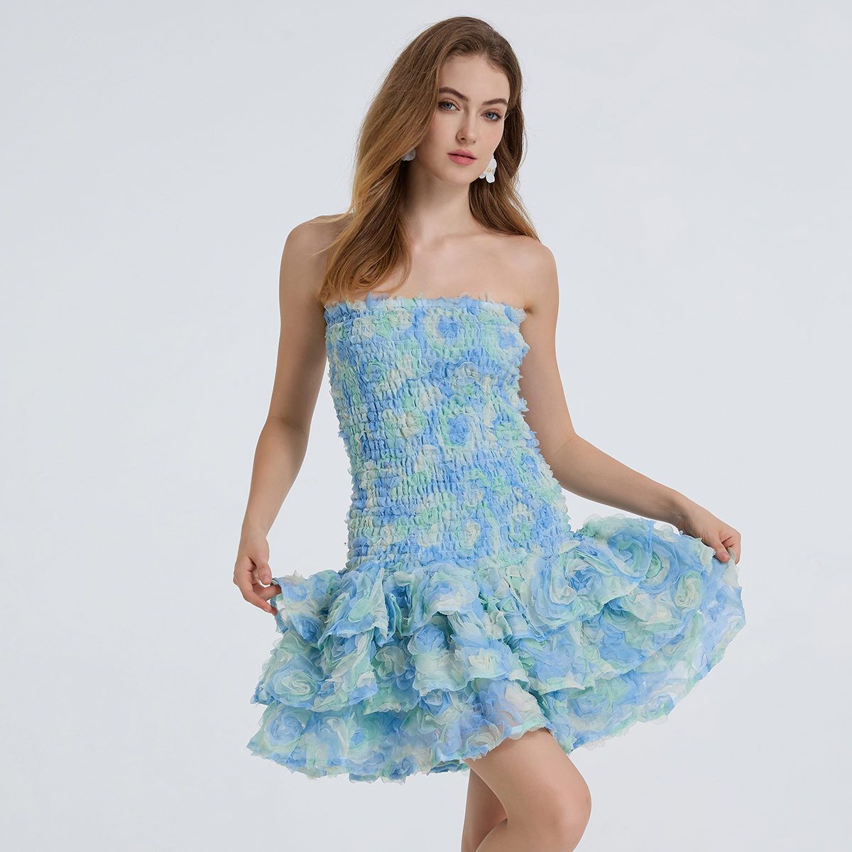 Realistic shooting of French niche mesh three-dimensional plate flower sweeping waist slimming ruffle edge strapless dress Realistic shooting of French niche mesh three-dimensional plate flower sweeping waist slimming ruffle edge strapless dress