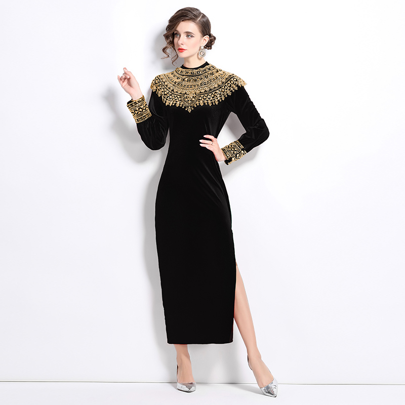 2025 autumn and winter plus size women's clothing new product temperament velvet western-style goddess style French dress 2025 autumn and winter plus size women's clothing new product temperament velvet western-style goddess style French dress