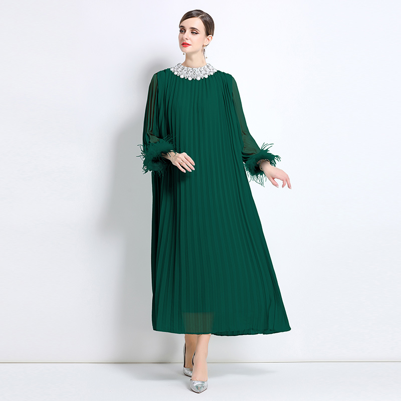 Fashionable Heavy Industry Single Ostrich Feather Inlaid Diamond Collar Crimson Temperament Dress Fashionable Heavy Industry Single Ostrich Feather Inlaid Diamond Collar Crimson Temperament Dress
