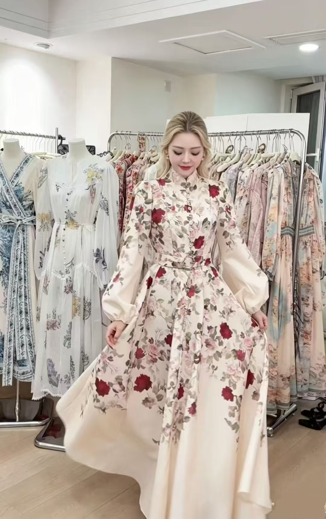 Australian new French retro style stand up collar lantern sleeve single breasted printed dress, four season new long skirt Australian new French retro style stand up collar lantern sleeve single breasted printed dress, four season new long skirt