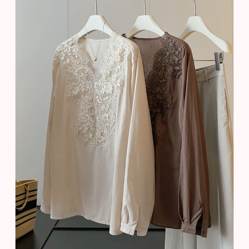 Heavy Industry Lace Embroidered Splicing V-neck Long sleeved Cotton and Hemp Sunscreen Shirt for Women's Summer, New Loose and Thin Style, Slimming Top