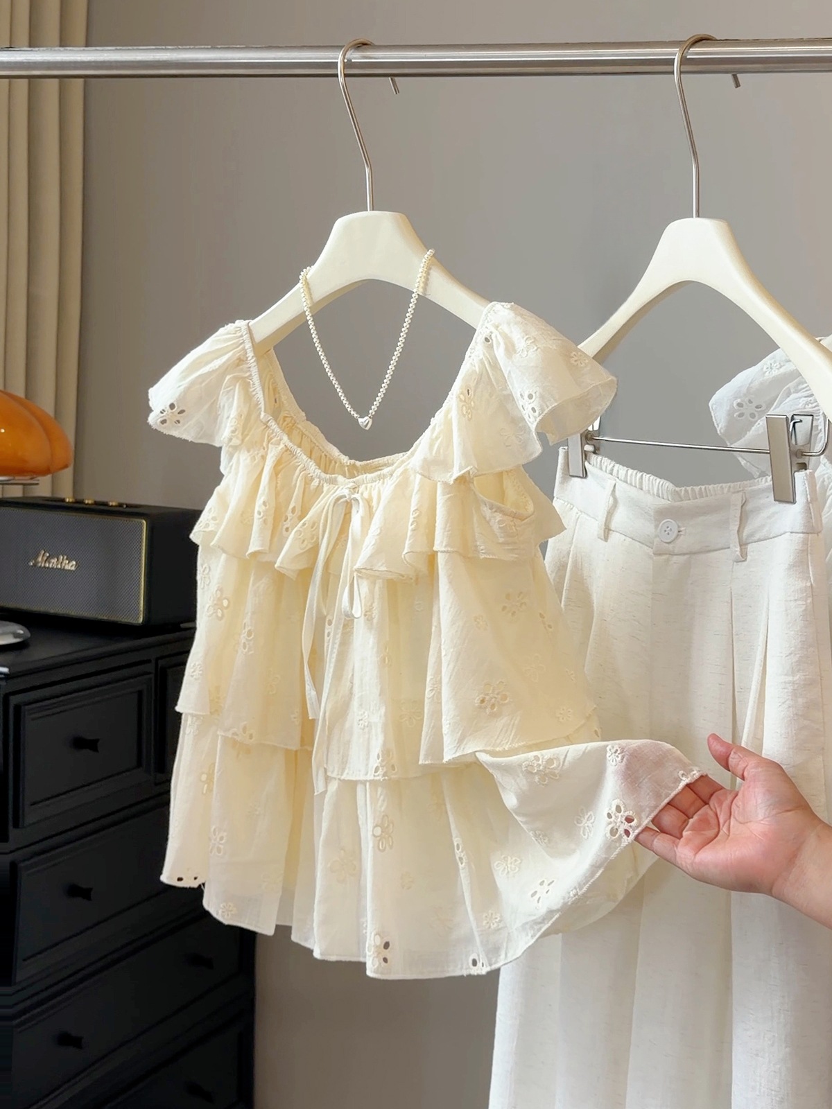 Korean version sweet ruffle edge small fly sleeve shirt for women's summer new style, layered and age reducing versatile sleeveless doll shirt Korean version sweet ruffle edge small fly sleeve shirt for women's summer new style, layered and age reducing versatile sleeveless doll shirt