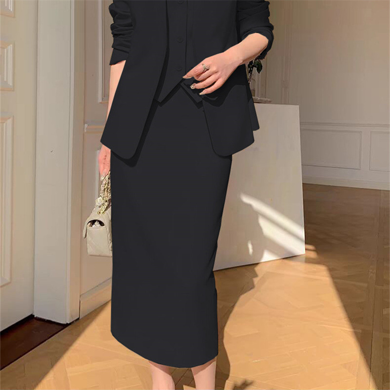 Large size suit set for women in spring and autumn, with a slim and loose fit, suitable for casual commuting, professional attire, and temperament. Two piece suit for women Large size suit set for women in spring and autumn, with a slim and loose fit, suitable for casual commuting, professional attire, and temperament. Two piece suit for women