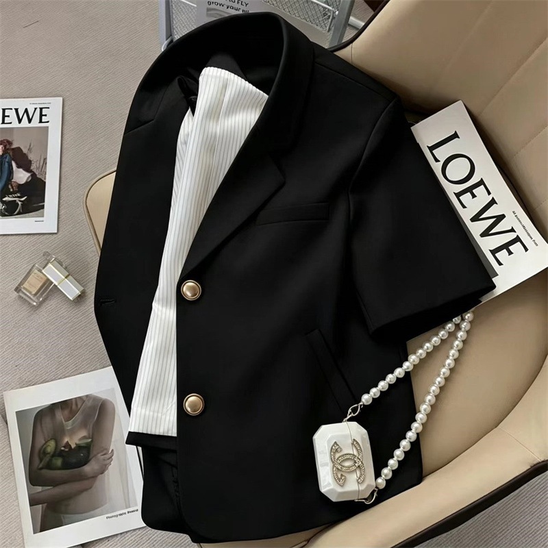 Off white short sleeved suit jacket for women, summer 2026 new style, popular online commuting short stature ultra short suit Off white short sleeved suit jacket for women, summer 2026 new style, popular online commuting short stature ultra short suit