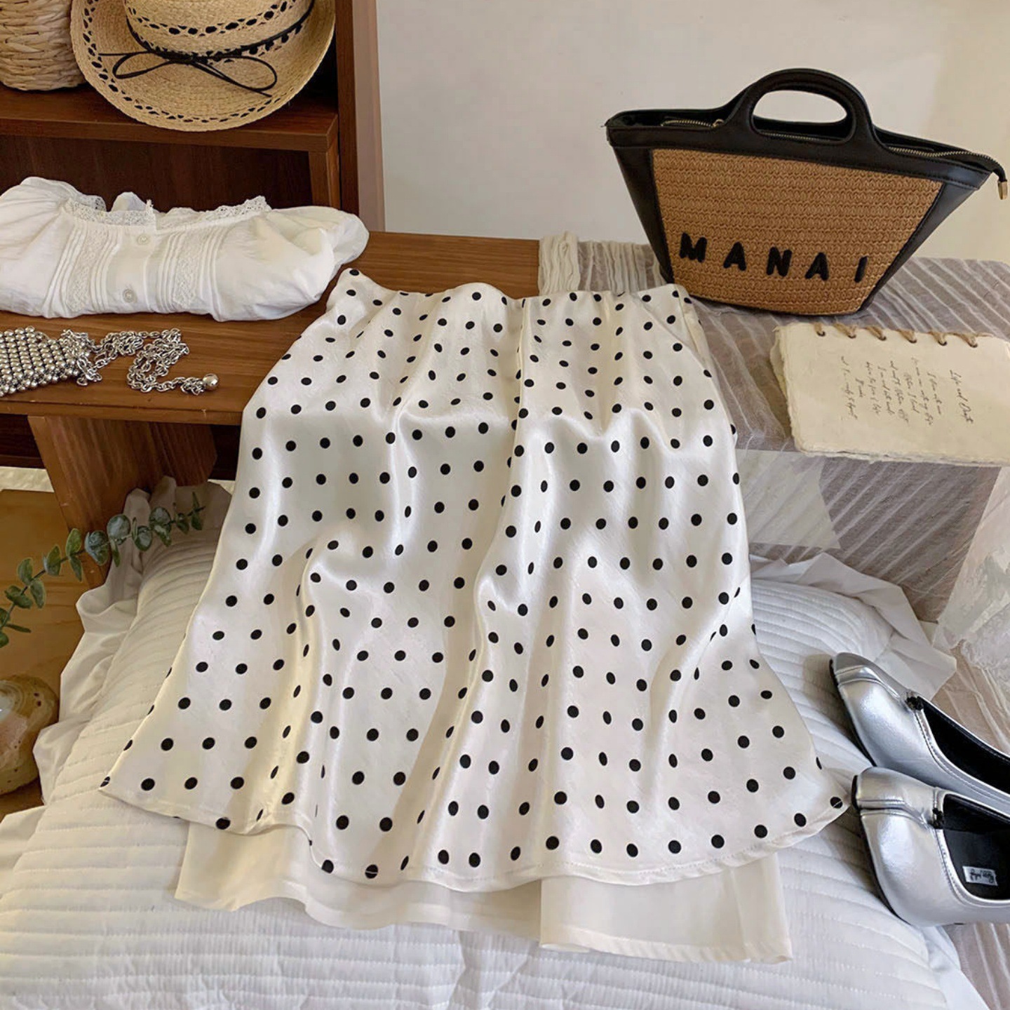 Retro polka dot solid color patchwork acetate satin A-line skirt for women in summer French elegant slimming fish tail mid skirt Retro polka dot solid color patchwork acetate satin A-line skirt for women in summer French elegant slimming fish tail mid skirt