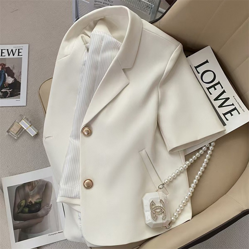 Off white short sleeved suit jacket for women, summer 2026 new style, popular online commuting short stature ultra short suit